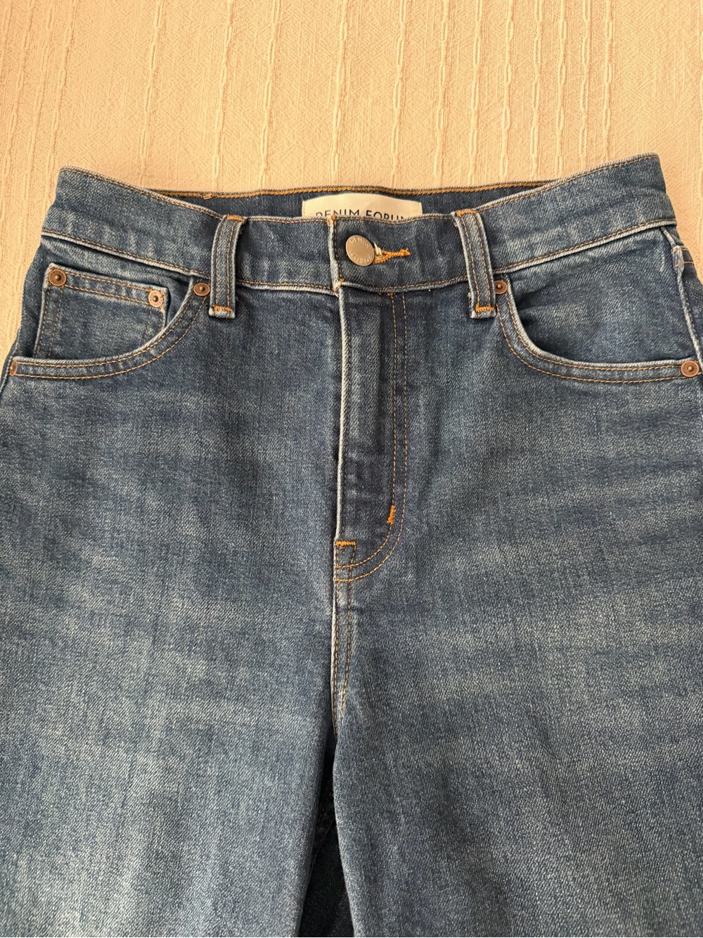 Denim Forum Women's High-Rise straight Leg Jeans - Medium Blue
Inseam 28/29 - Picture 3 of 9